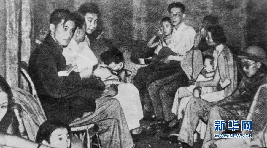 ����սʤ��70���꣩��2������Ƭ��¶�վ�������ը����